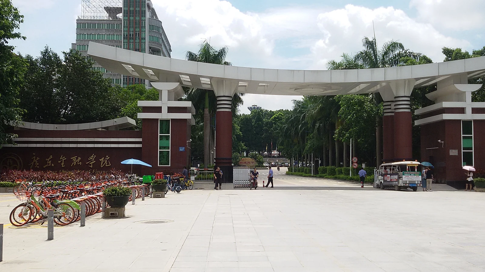 广东金融学院校园图片